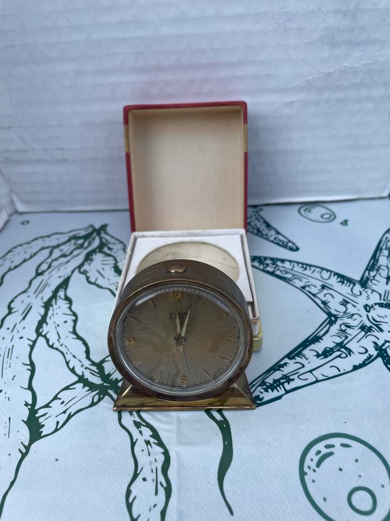 Vintage Zwitserse Amic Reiswekker uit de jaren '50 met doos, Witgoed en Apparatuur, Wekkers, Ophalen of Verzenden, Gebruikt, Analoog