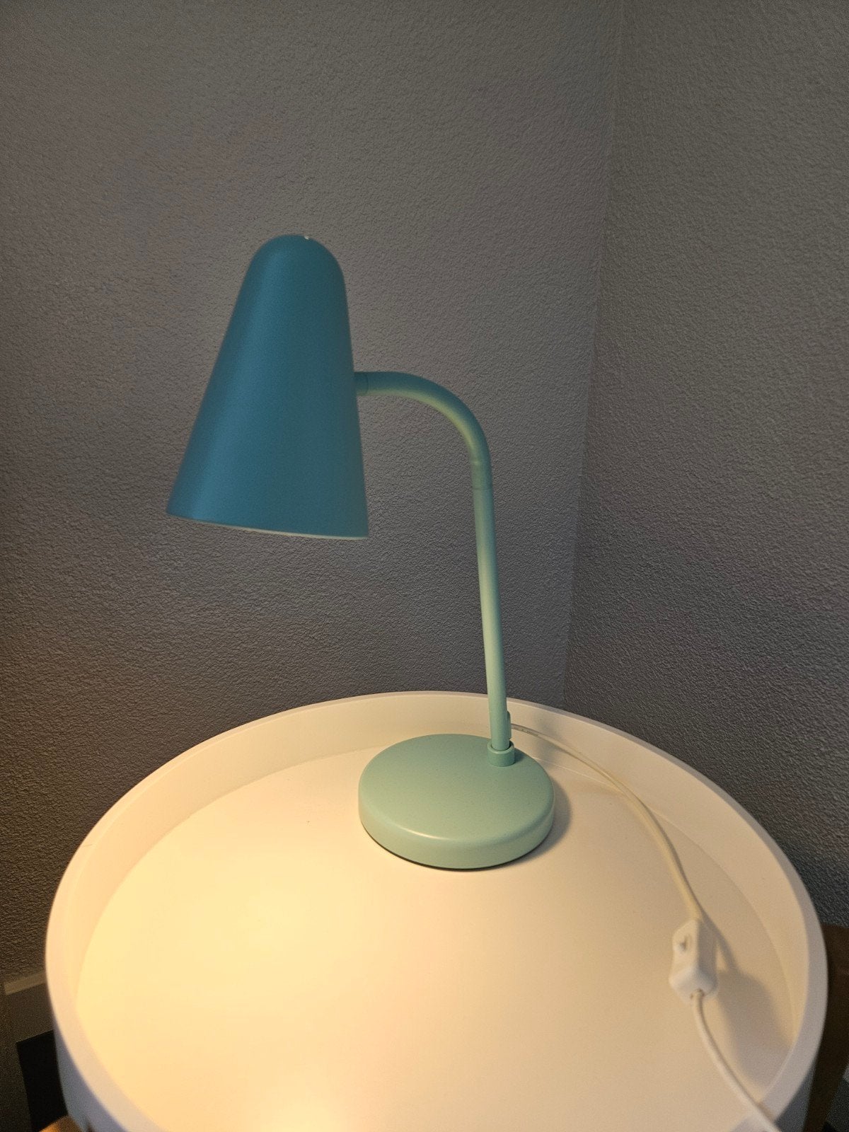 Lichtblauwe bureaulamp, Ophalen of Verzenden, Zo goed als nieuw, Metaal, Modern