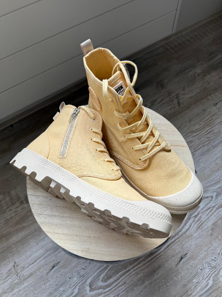 Te koop halfhoge Palladium schoenen – lichtgeel - mt. 43, Kleding | Heren, Schoenen, Overige kleuren, Ophalen of Verzenden, Palladium