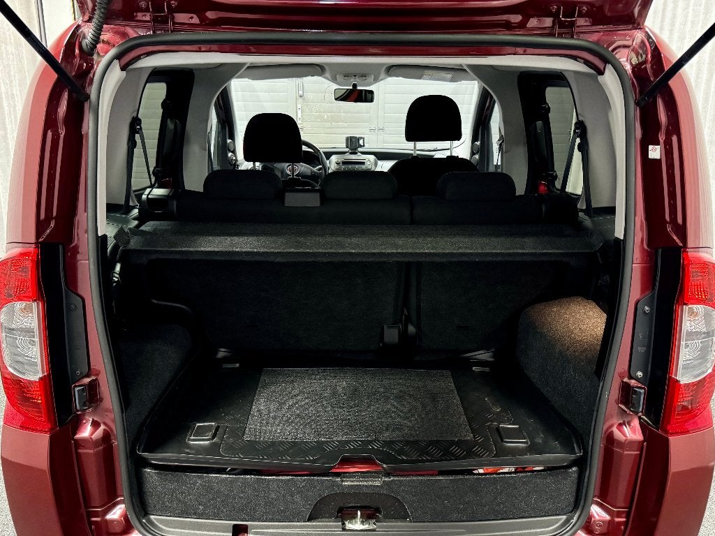 Fiat Qubo 1.4 8v CNG 77pk 2013 Rood, Auto's, Voorwielaandrijving, CNG (Aardgas), Overige kleuren, Handgeschakeld