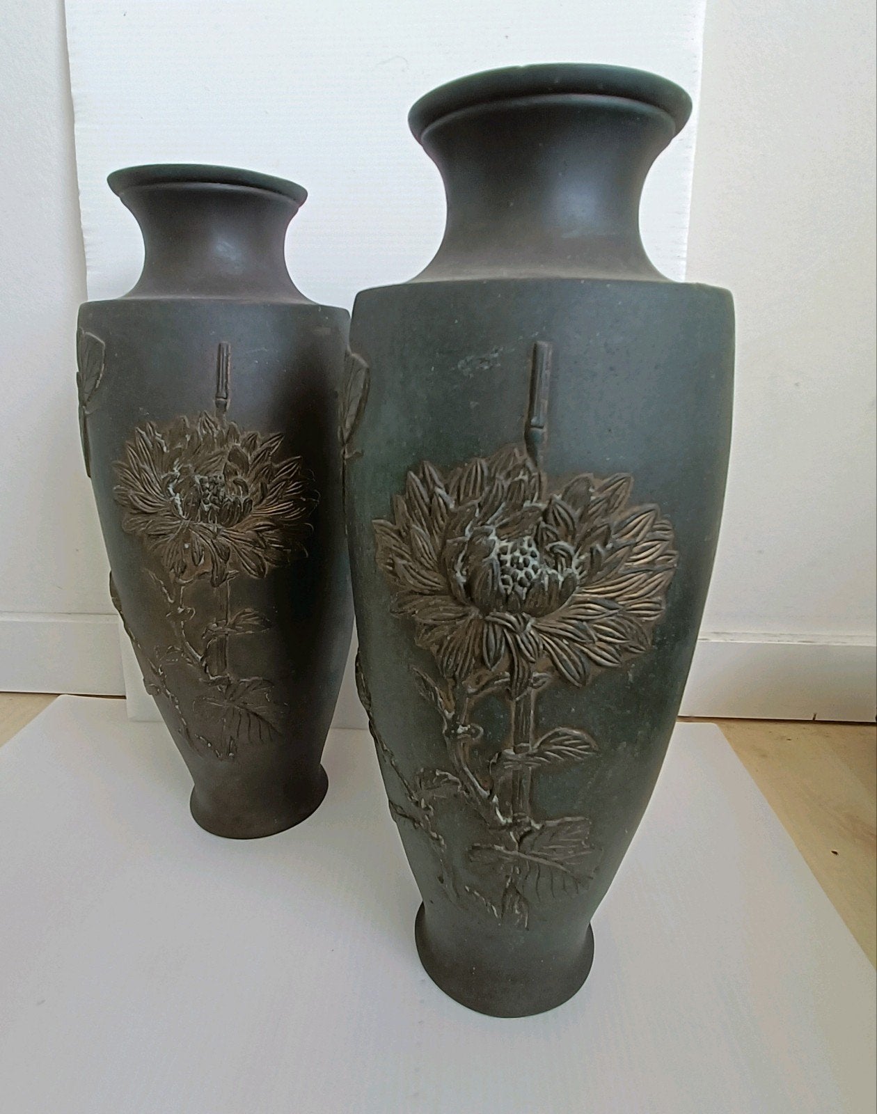 mooie set koperen vazen met chrysant en vlinder, Ophalen of Verzenden, Metaal, 30 cm