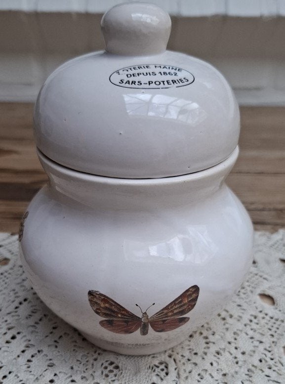 Franse sierpot met vlinder, bessen bloemen, poterie Maine, Ophalen of Verzenden