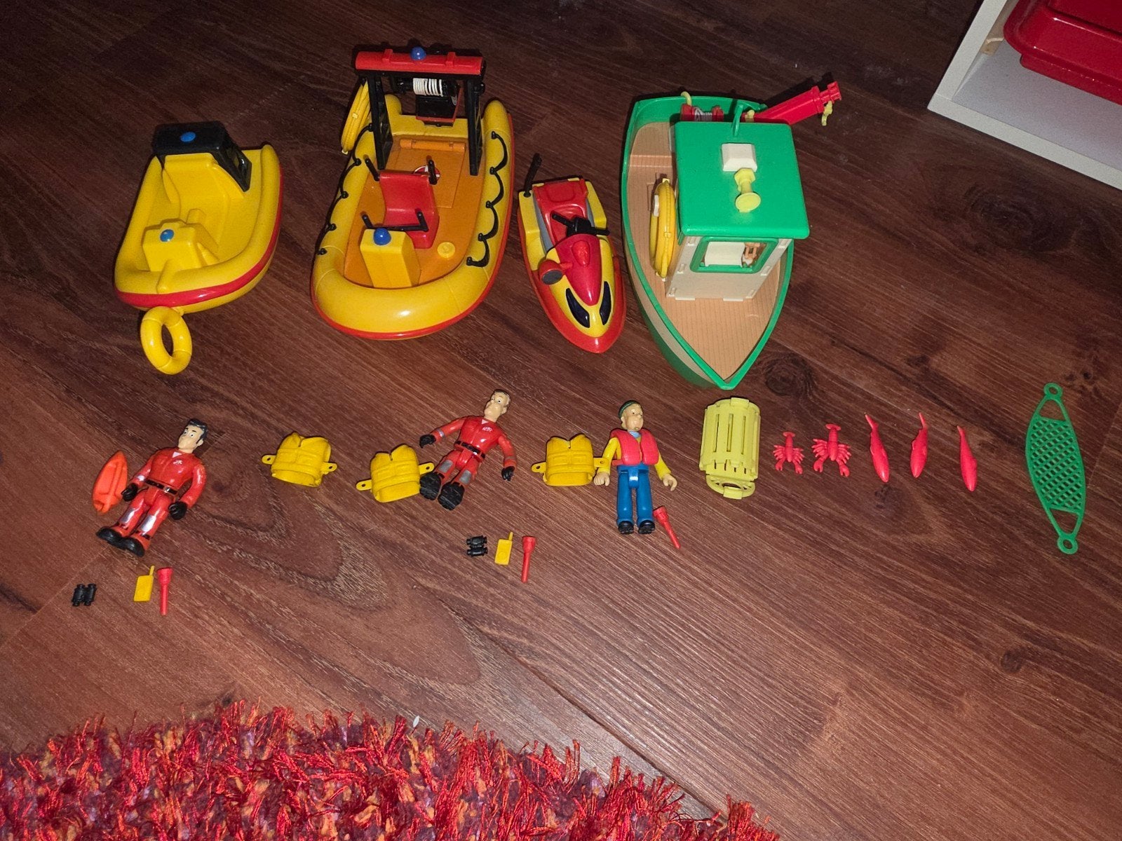 Brandweerman Sam speelgoed boten met figuren en accessoires, Ophalen of Verzenden, Gebruikt