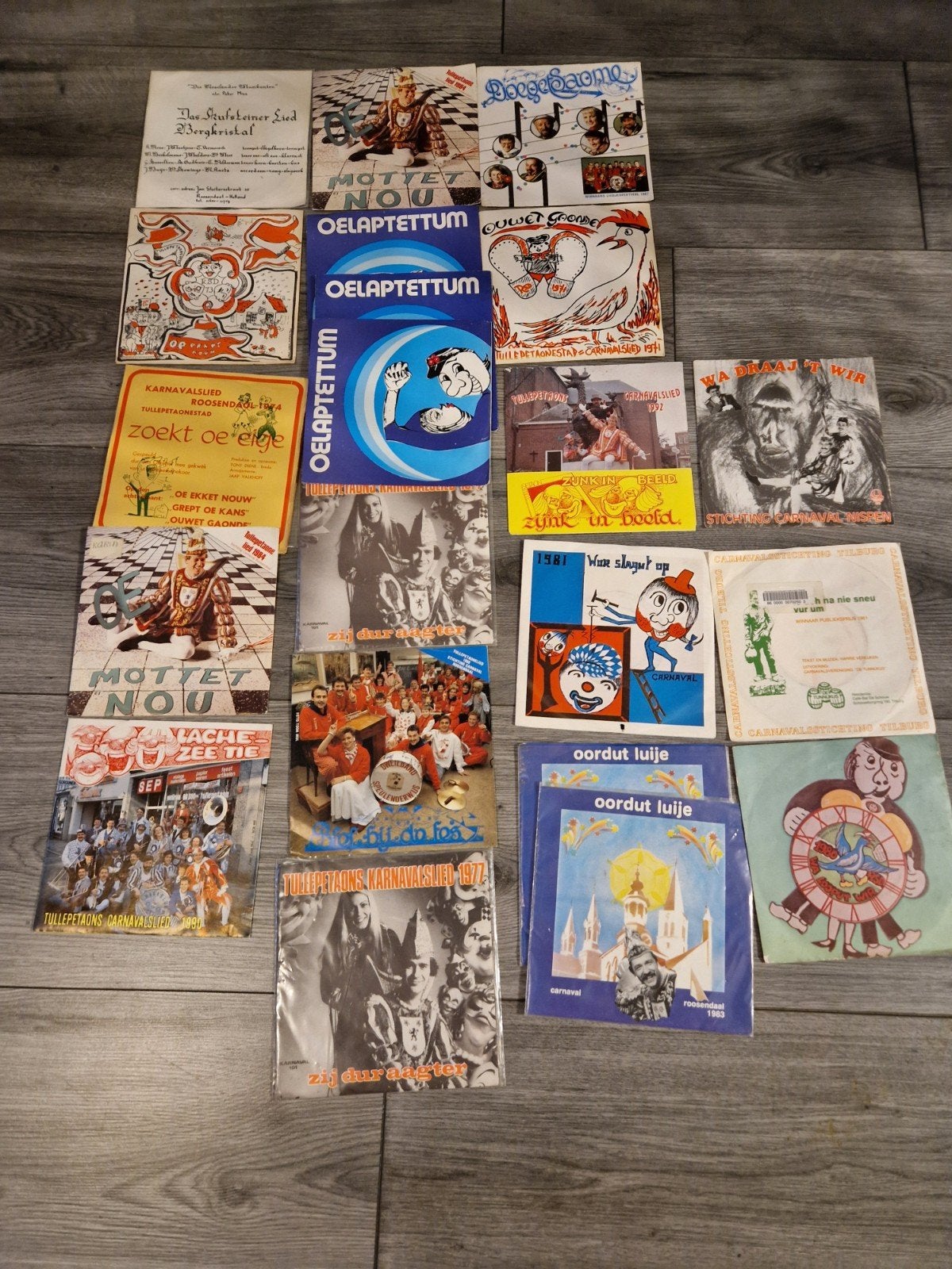 Partij  / Doos / Lot singels Carnaval Nispen Roosendaal  enz, Ophalen, Gebruikt, 7 inch, Nederlandstalig