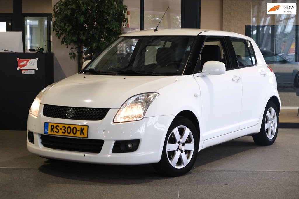 Suzuki Swift 1.3 Bandit AUTOMAAT Navi Leder Pdc Keyless, Auto's, Suzuki, Voorwielaandrijving, Zwart, Leder, Bedrijf