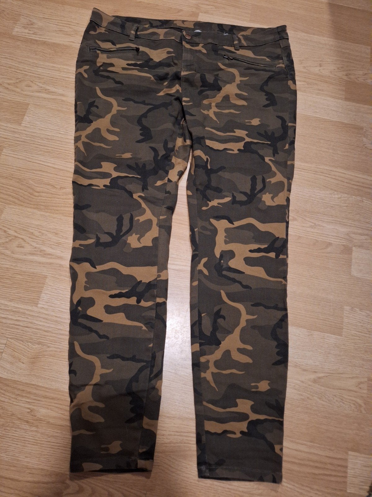 Clockhouse Camouflage Broek Maat 50, Kleding | Dames, Ophalen of Verzenden, Zo goed als nieuw, Clockhouse, Broek of Spijkerbroek