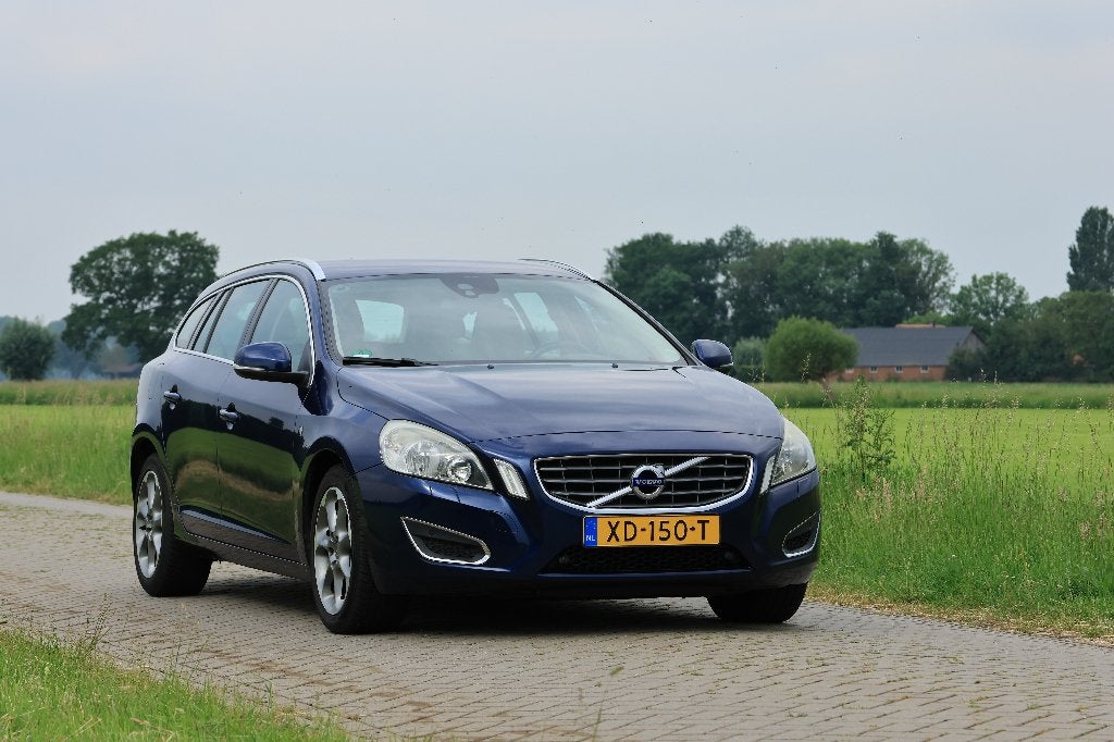 Volvo V60 D4 - 163pk - Volvo Ocean Race - Leder - Nette auto, Auto's, Voorwielaandrijving, Euro 5, Beige, 1984 cc