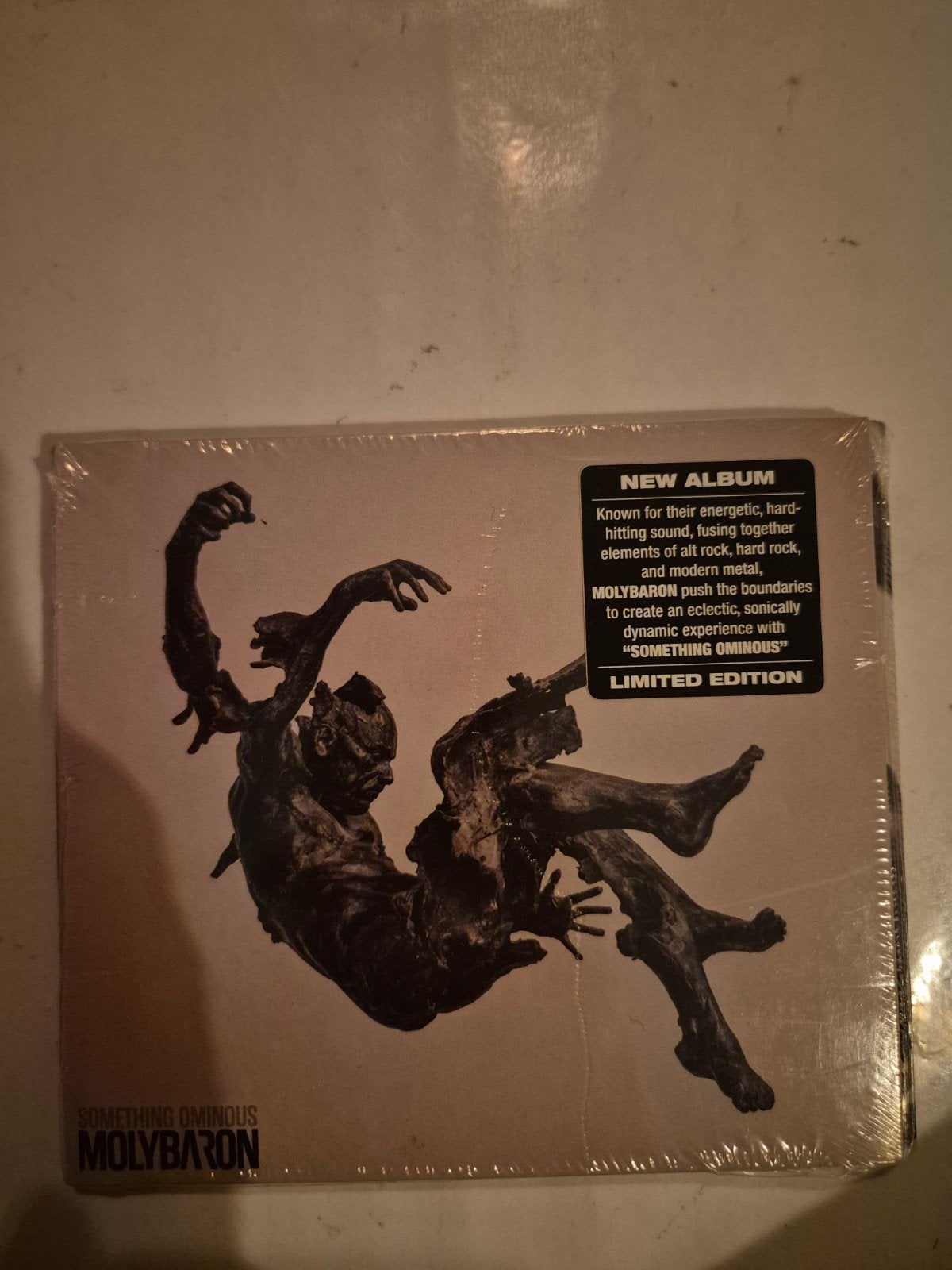 Molybaron - Something ominous. Cd. 2023. NIEUW
Limited ed, Ophalen of Verzenden, Nieuw in verpakking