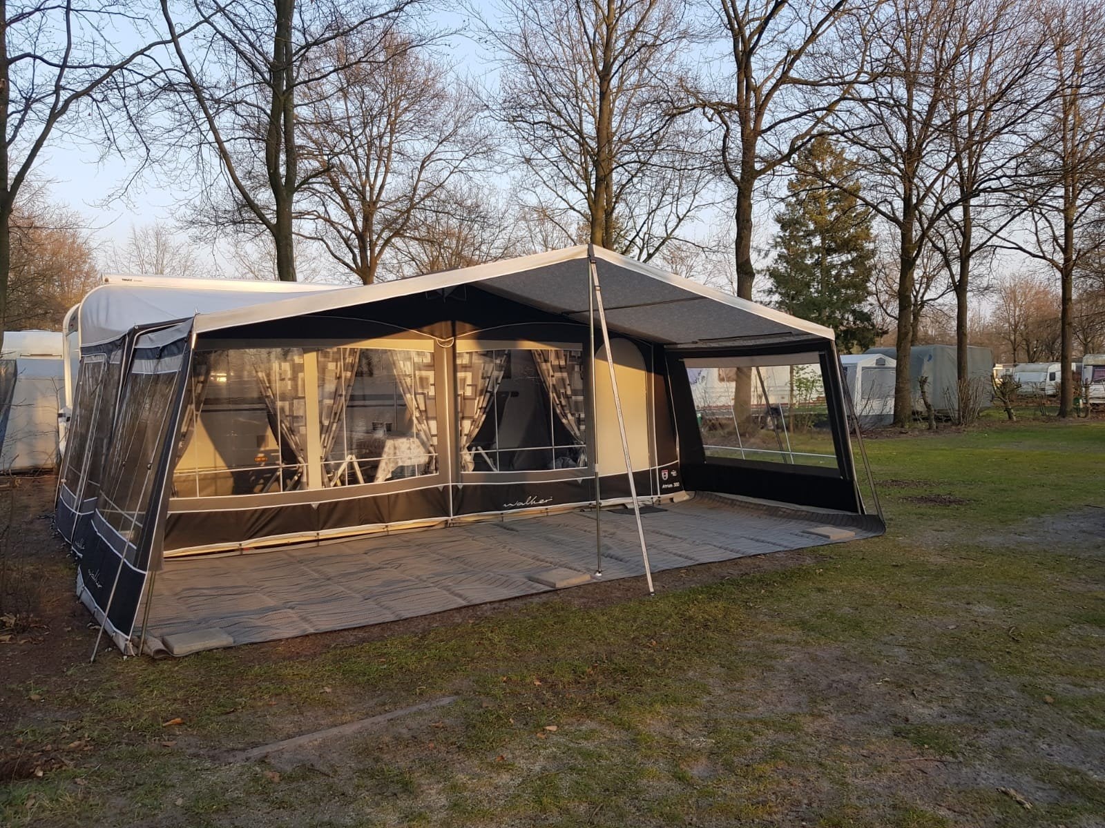 Walker Atrium voortent + Patio luifel, Caravans en Kamperen, Ophalen, Zo goed als nieuw, Tot en met 4