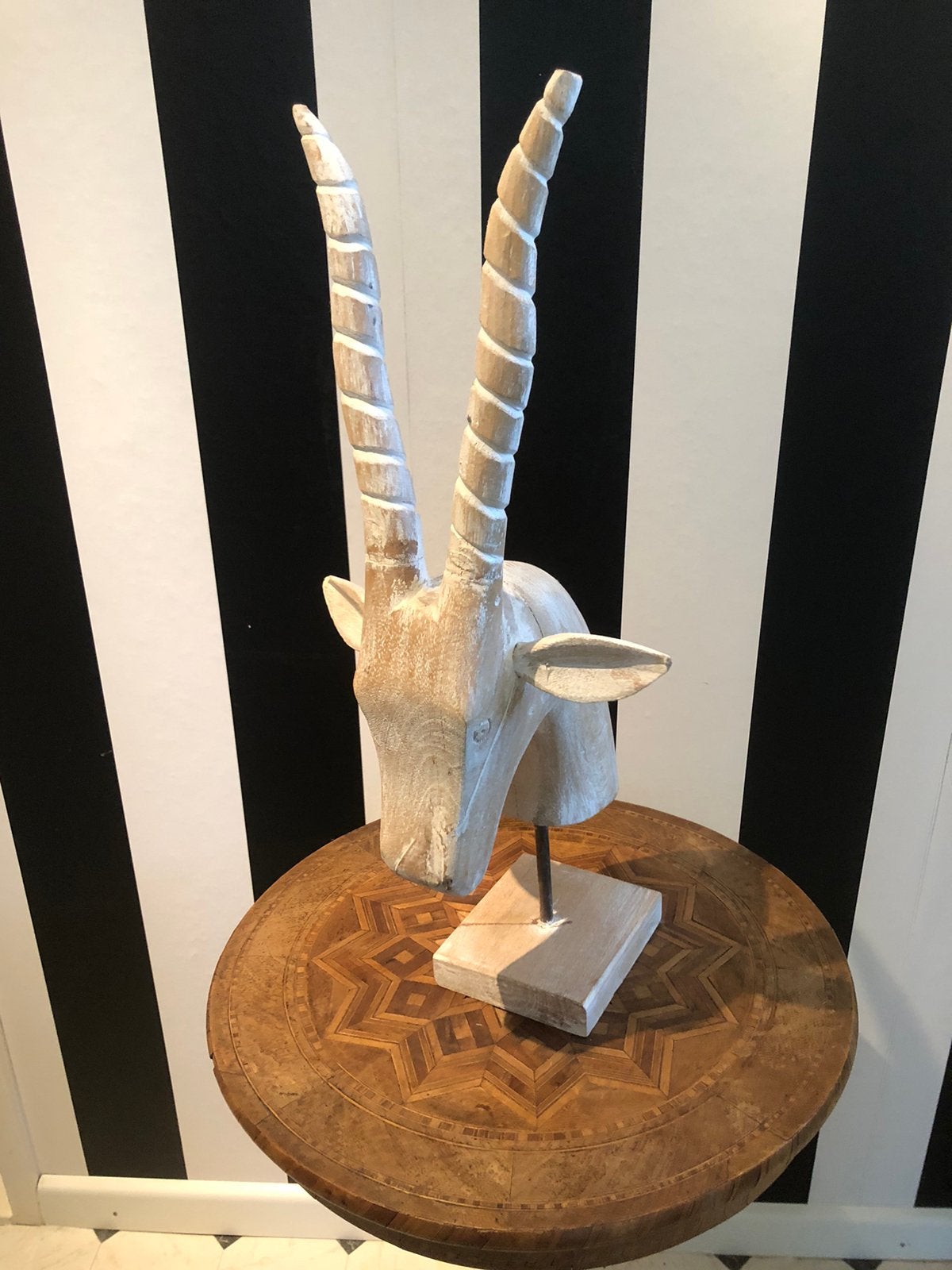 Grote houten steenbok, Ophalen of Verzenden, Zo goed als nieuw, Beeldje of Figuurtje