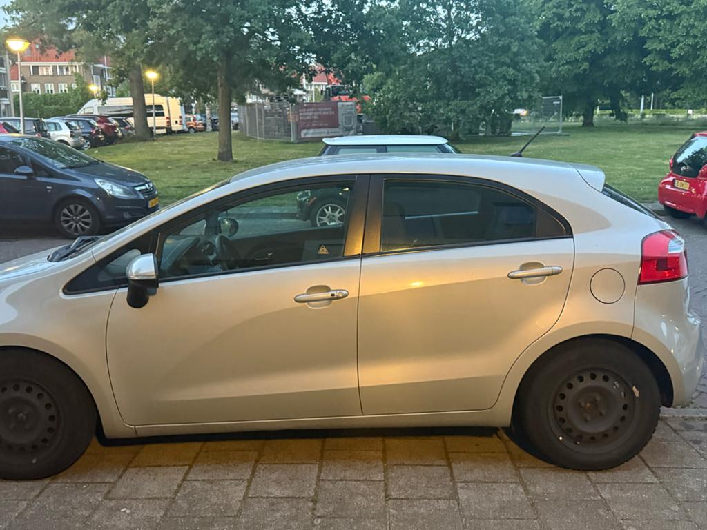 Kia Rio 1.4 CRDI 5DRS 2011, Auto's, Kia, Particulier, Rio, Diesel, B, Hatchback, Handgeschakeld, Geïmporteerd, Zilver of Grijs