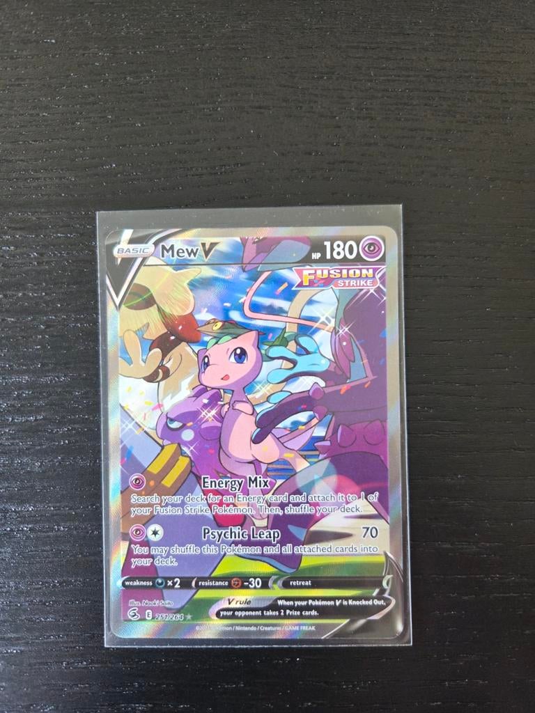 Mew V 251 fusion strike, Ophalen of Verzenden, Zo goed als nieuw