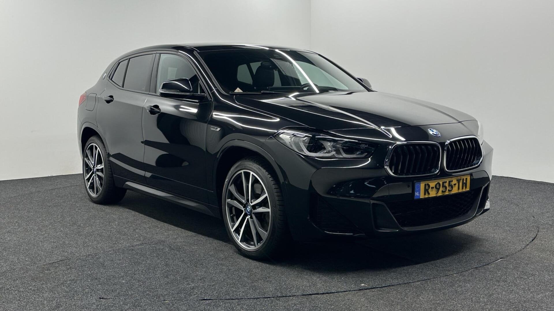BMW X2 xDrive25e High Executive M-Sport|SOH 92%|LEER HEAD-UP, Auto's, Automaat, Gebruikt, Met garantie (alle), Zwart