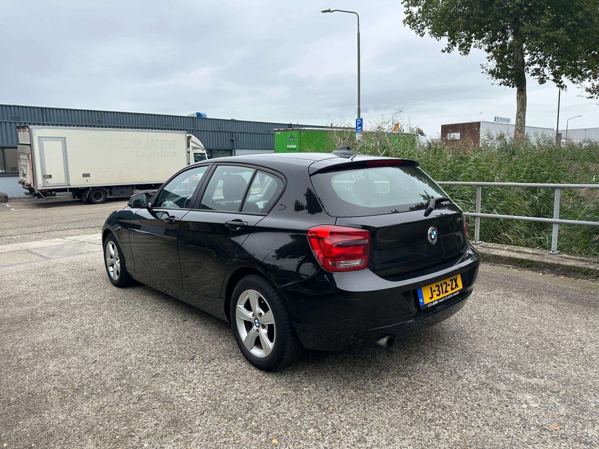 BMW 1-serie 116i Business Airco!5-deurs! Stoelverwarming! Cl, 1-Serie, Euro 5, Gebruikt, 4 cilinders