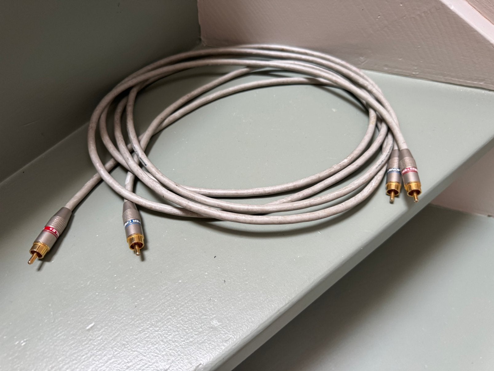Monster Cable M350 High Resolution Audio RCA kabels, 2 x 2 m, Audio, Tv en Foto, Ophalen of Verzenden, Zo goed als nieuw, 2 tot 5 meter