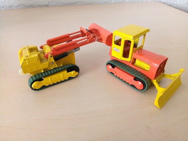 Matchbox Carterpillar en Case Tractor, Hobby en Vrije tijd, Ophalen of Verzenden, Gebruikt, Hijskraan, Tractor of Landbouw, Matchbox