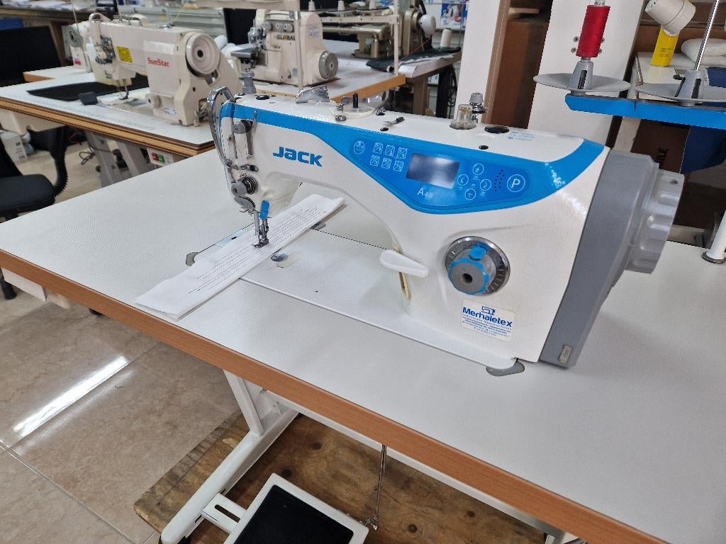 Jack A4-SH naaimachine gebruikt 2, Gebruikt, Naaimachine, Industrieel, Ophalen