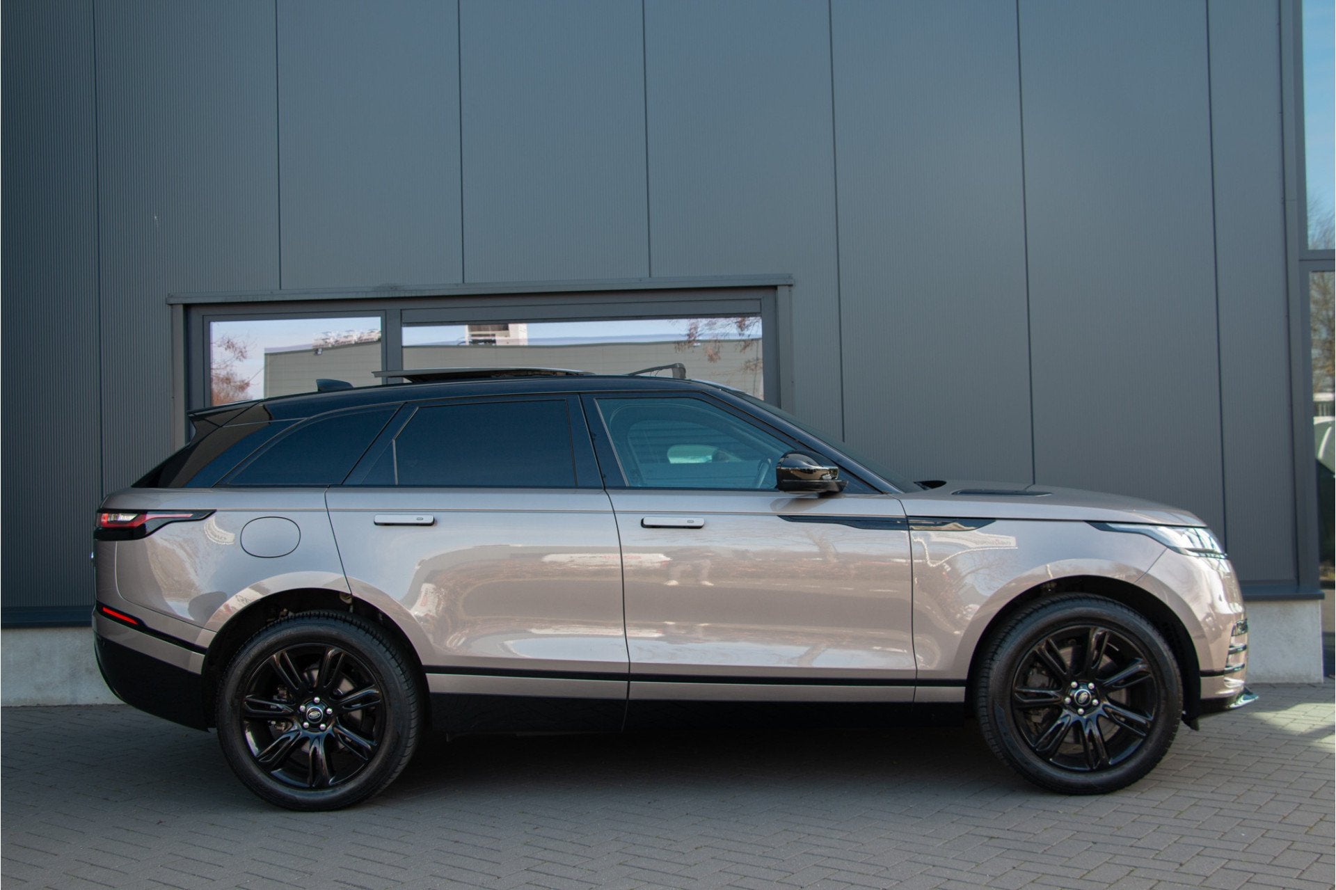 Land Rover Range Rover Velar 2.0 P400e R-Dynamic SE | ACC |, Automaat, 2174 kg, 4 cilinders, Range Rover Velar