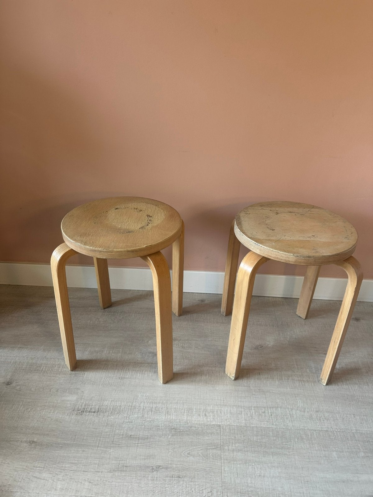 Ikea frosta krukjes alvar Aalto stijl vintage, Huis en Inrichting, Krukjes, Ophalen of Verzenden, Zo goed als nieuw, Hout