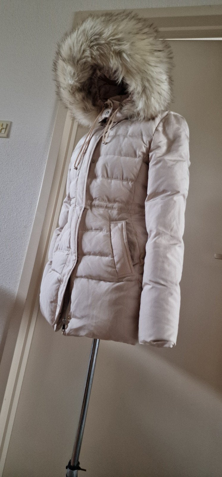 Zara Down Jacket - Maat 38, Kleding | Dames, Maat 38/40 (M), Ophalen of Verzenden, Gedragen, Zara