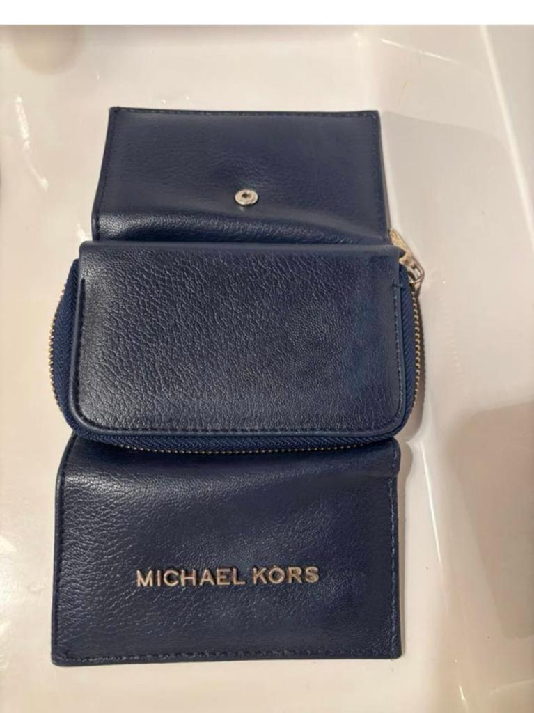 Michael kors portemonnee rits kapot, Sieraden, Tassen en Uiterlijk, Portemonnees, Ophalen of Verzenden, Gebruikt, Blauw