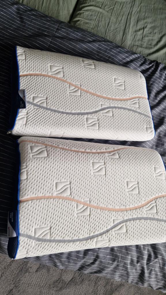 2 Mline Pillow You Blauw kussens zo goed als nieuw, Ophalen of Verzenden, Zo goed als nieuw