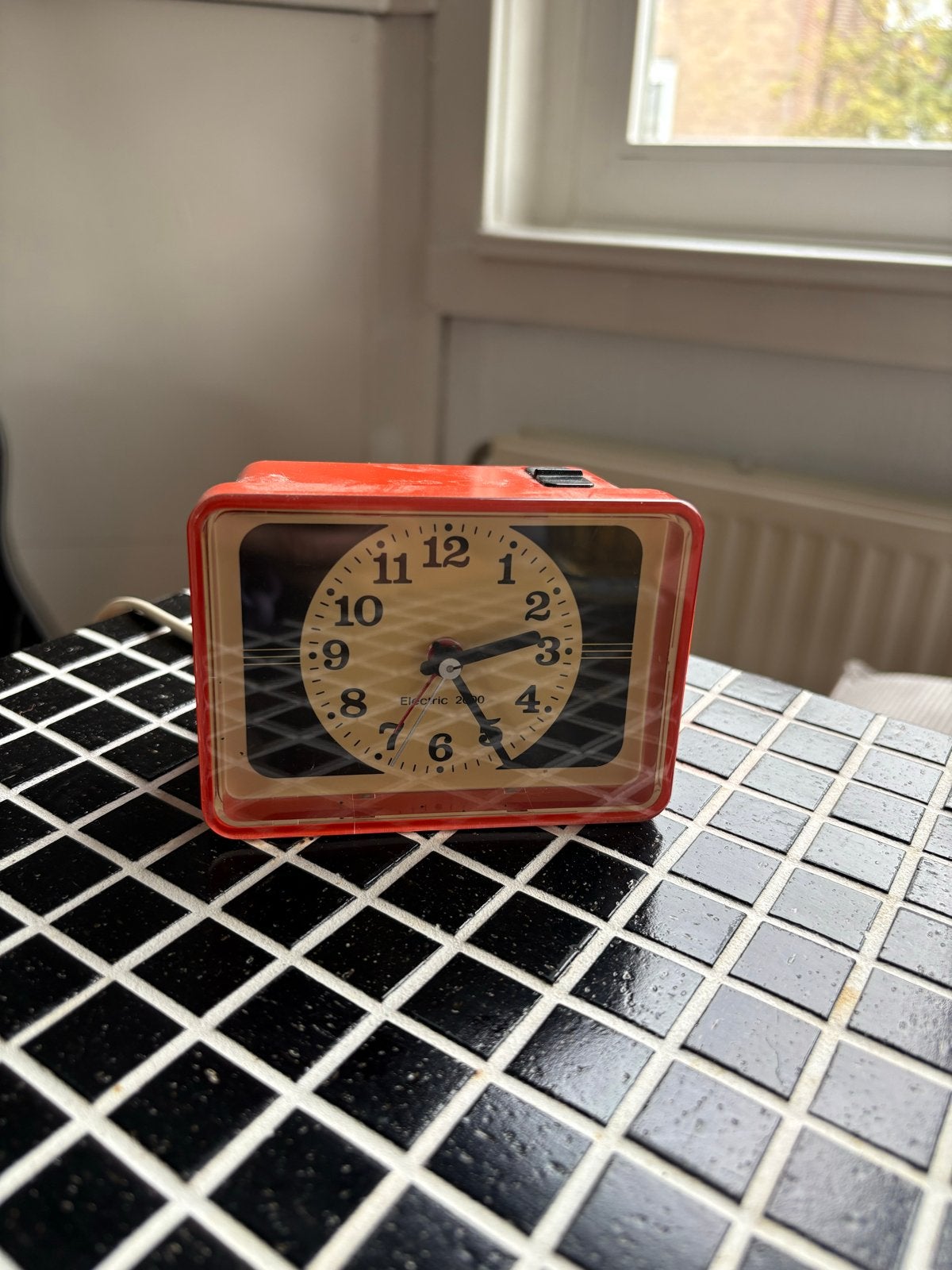 Retro Elektrische Klok en Wekker - Made in Germany, Antiek en Kunst, Ophalen of Verzenden