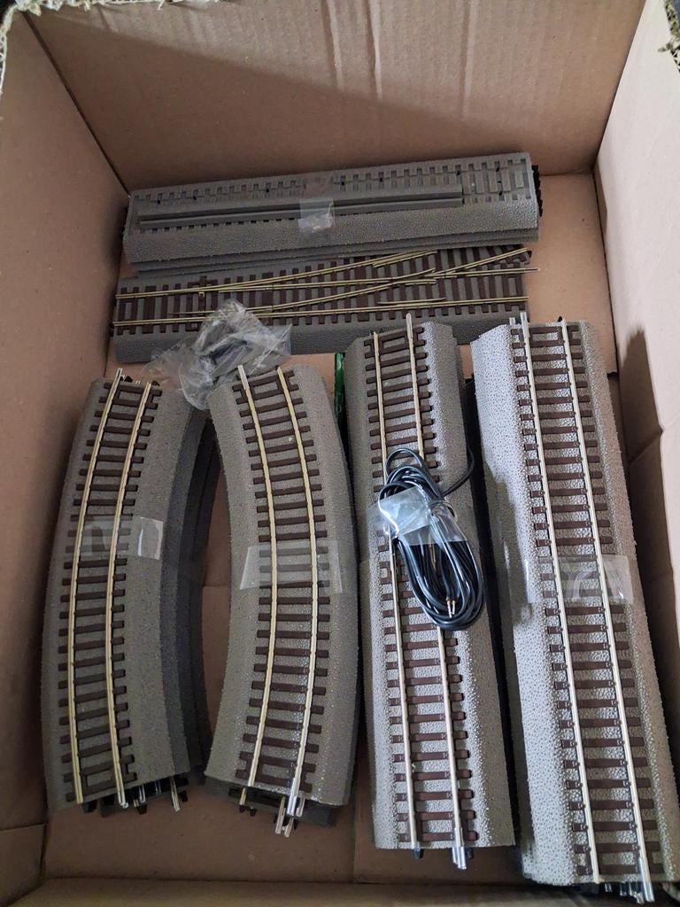 TE KOOP EEN PARTIJTJE ROCO LINE ALLES IN 1X, Ophalen of Verzenden, Gelijkstroom, Rails, Roco