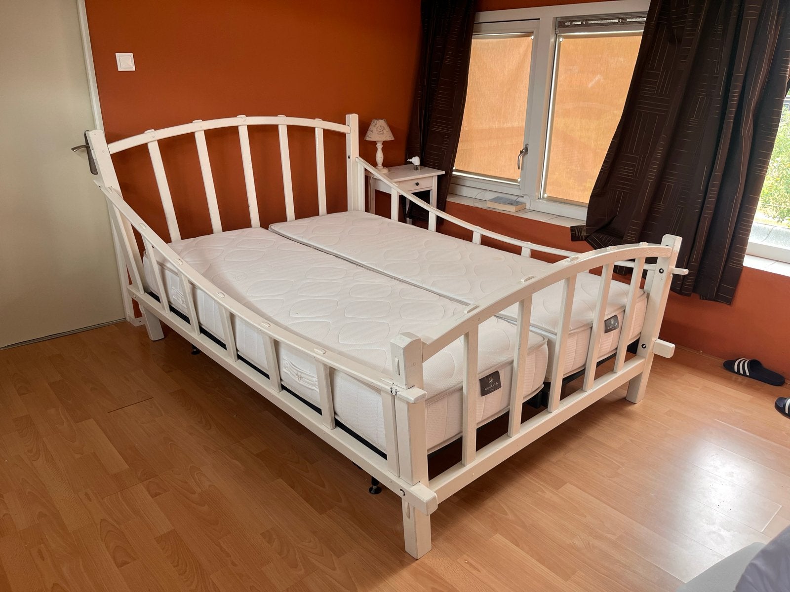 Compleet spijlenbed met Swiss Sense matrassen en lattenbodem, Ophalen, Gebruikt, Wit, Tweepersoons