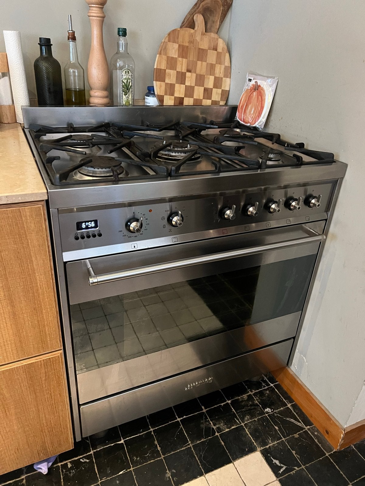 Smeg 5-pits gasfornuis 80cm met oven en wokbrander, Witgoed en Apparatuur, Ophalen, Gebruikt, 60 cm of meer, Gas