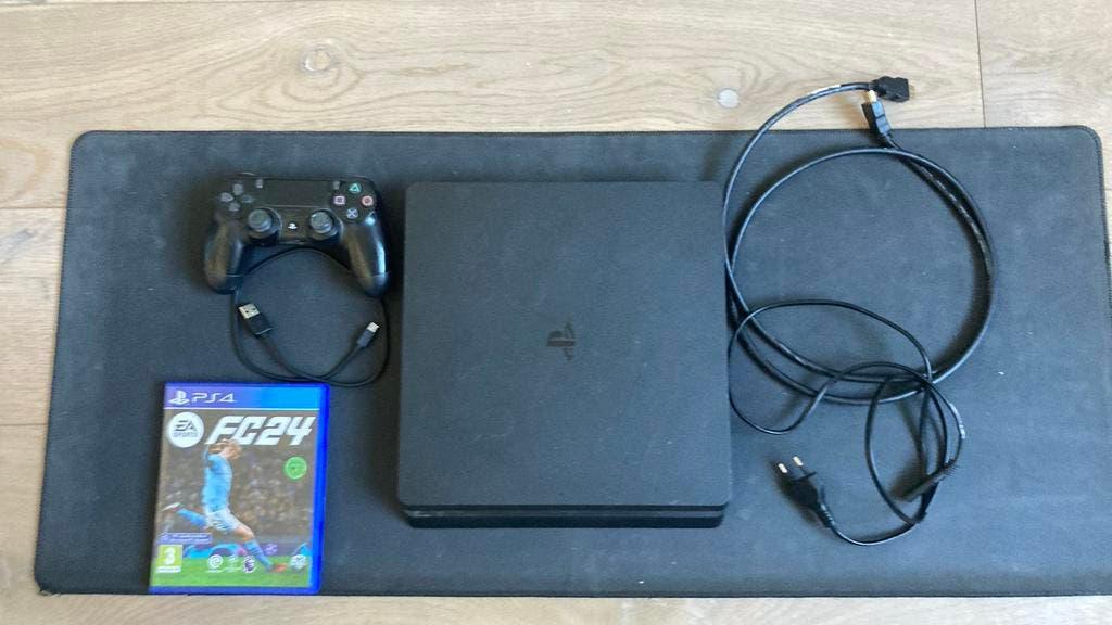 PlayStation 4 slim met 1 controller en kabels 1tb geheugen, Spelcomputers en Games, Spelcomputers | Sony PlayStation 4, Met games