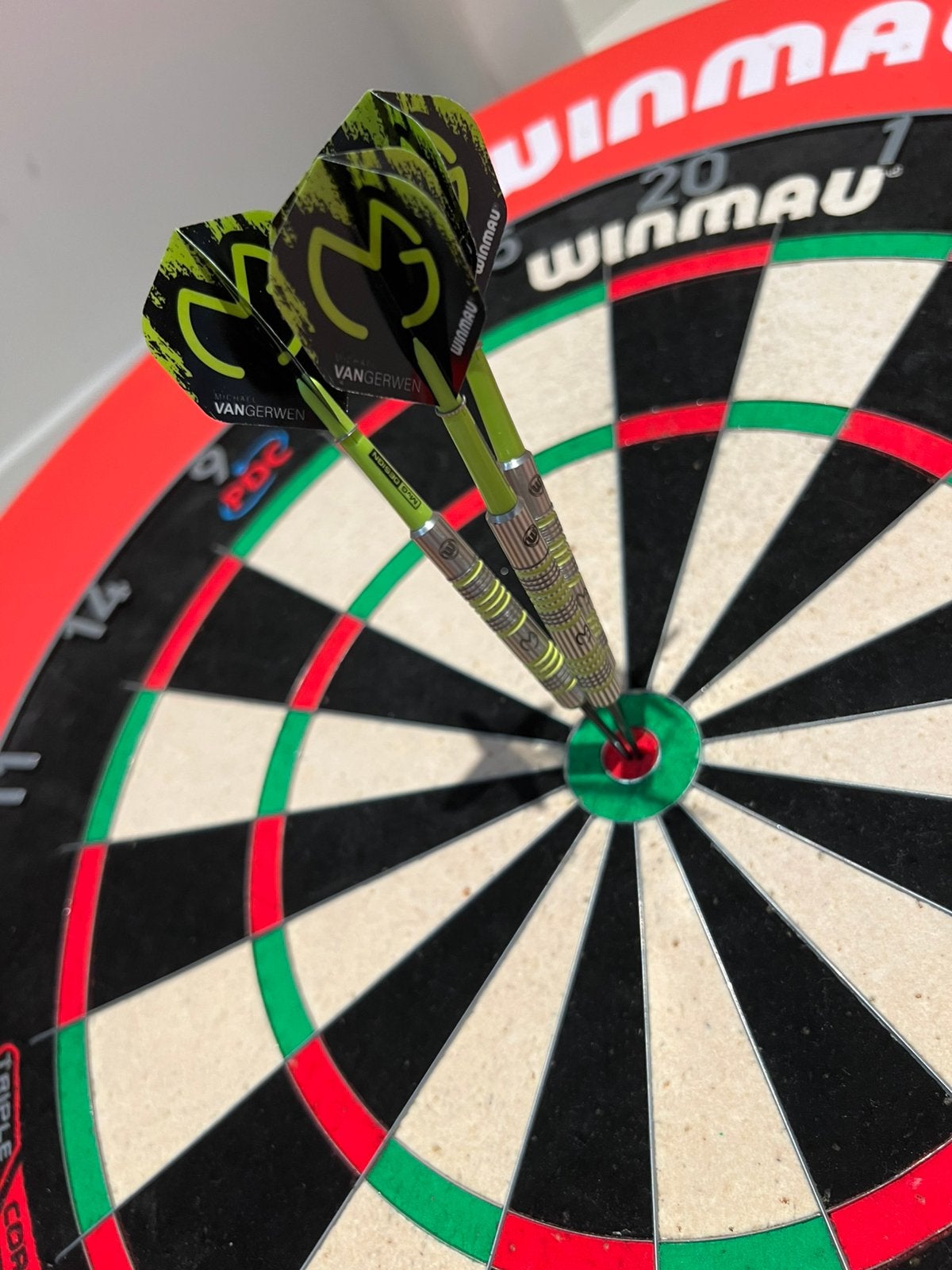 Michael van Gerwen adventure darts set 20 gram, Sport en Fitness, Darts, Ophalen of Verzenden, Zo goed als nieuw, Pijlen