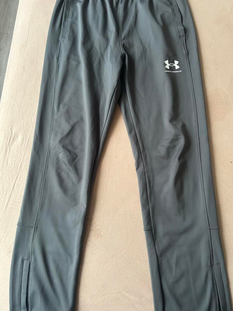 Under Armour Sportbroek Grijs Maat M, Kinderen en Baby's, Kinderkleding | Maat 152, Zo goed als nieuw, Jongen of Meisje, Broek