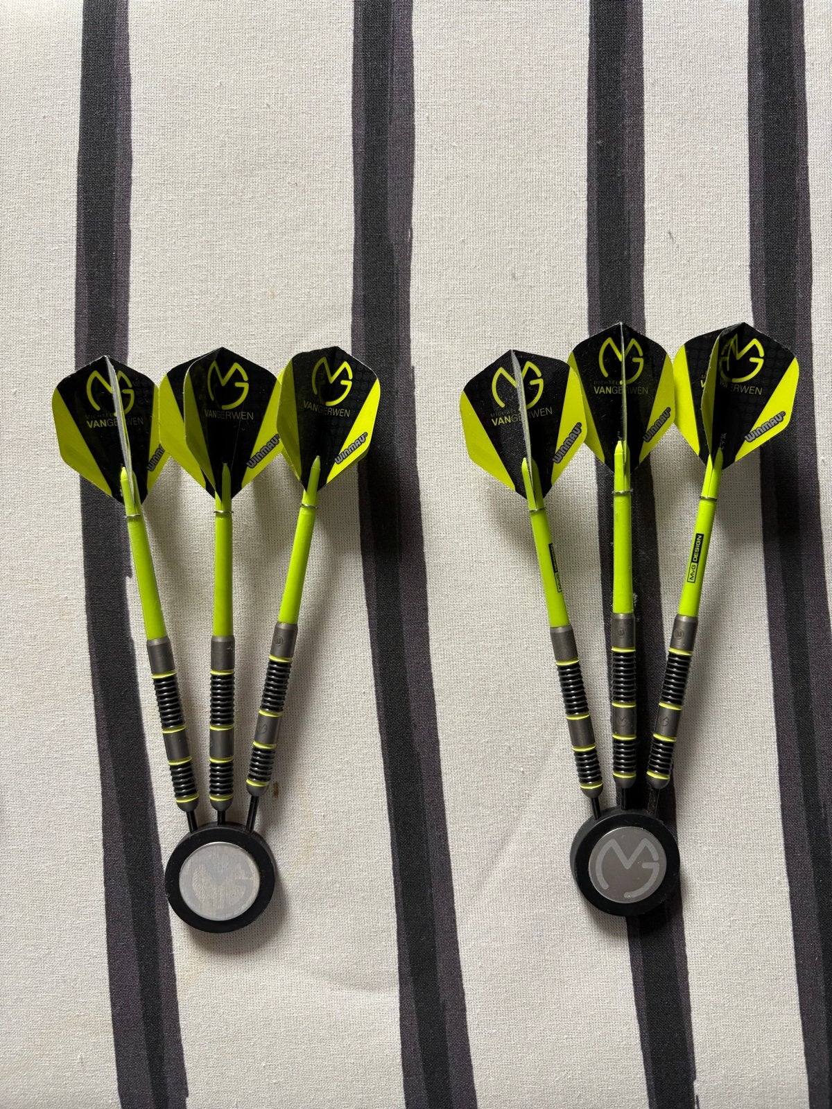 Dartpijlen set - Michael van Gerwen editie, Sport en Fitness, Ophalen of Verzenden, Zo goed als nieuw, Pijlen