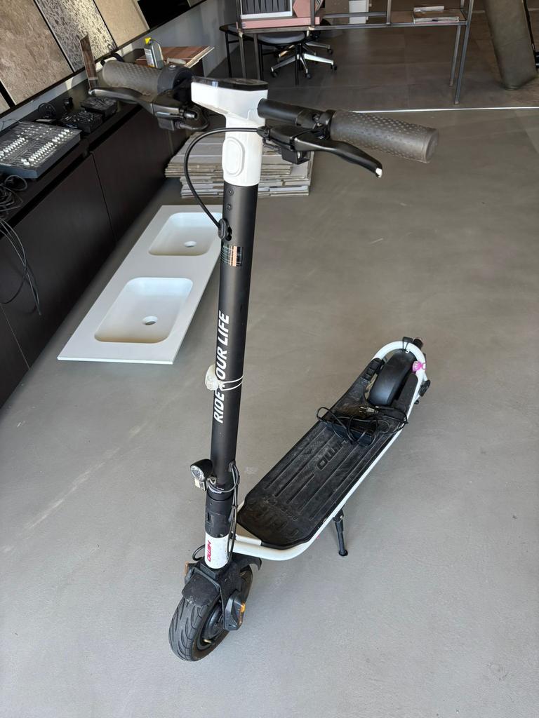 Electrische step, Ophalen of Verzenden, Zo goed als nieuw, Elektrische step (E-scooter)