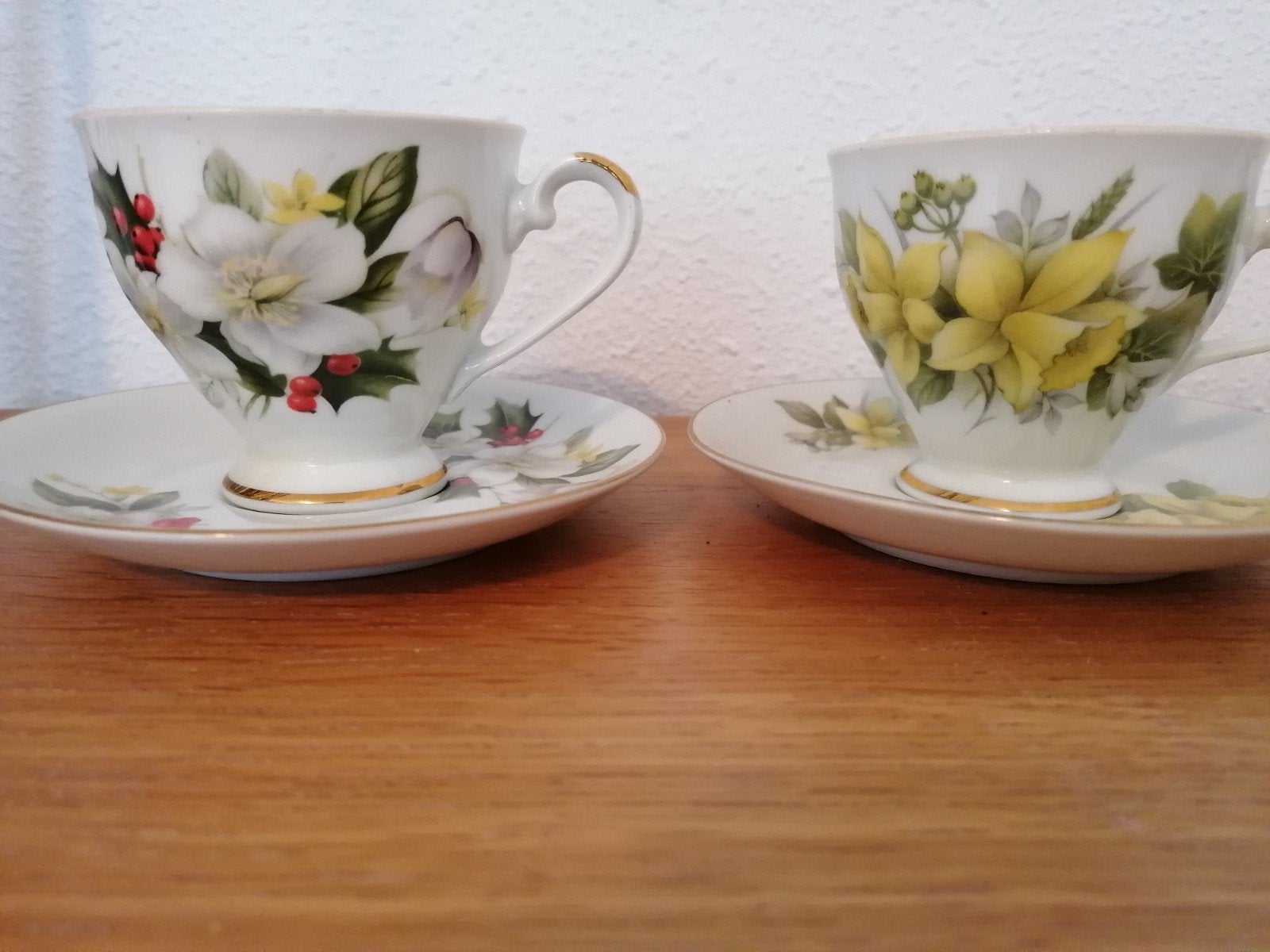2 kopjes met schotels. Merk: Tirschenreuth, Ophalen of Verzenden