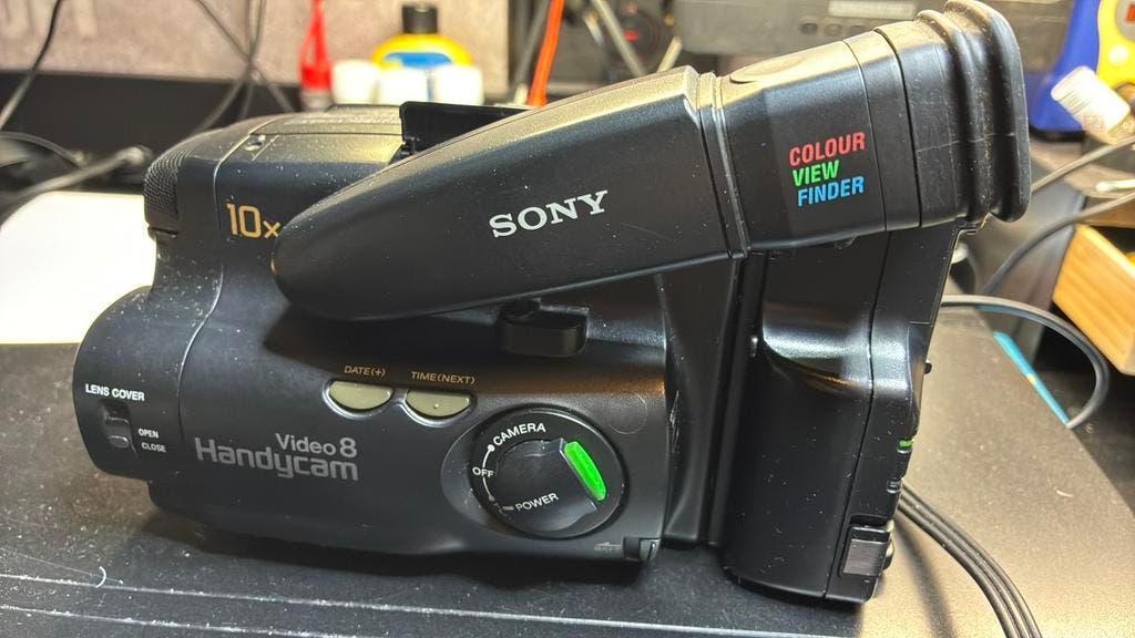 Sony CCD-TR450E Video 8 Camera - Compleet met accessoires, Ophalen of Verzenden, Hi 8, Camera