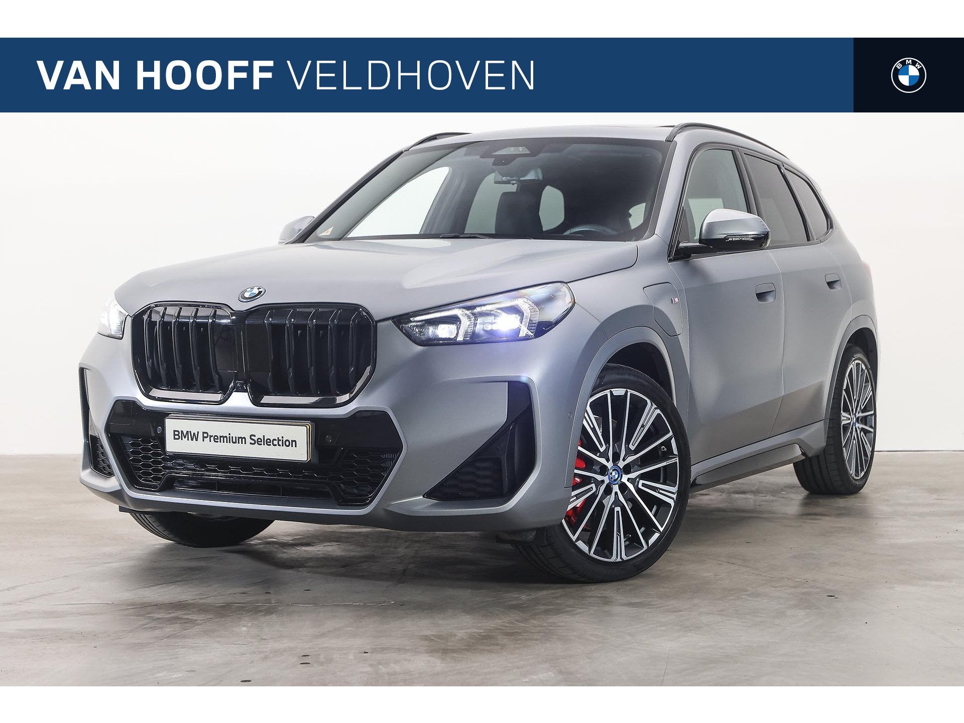 BMW X1 xDrive30e M Sport Automaat / Panoramadak / Sportstoel, Auto's, Bedrijf, Hybride Elektrisch/Benzine, 3 cilinders, 1835 kg