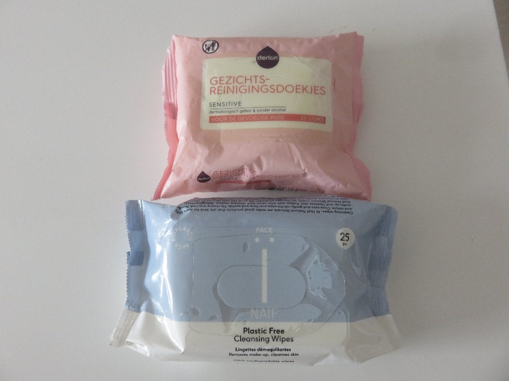 GEZICHTREINIGINGSDOEKJES NIEUW  ROSE DERLON +  BLAUWE  NAIF, Ophalen of Verzenden, Nieuw, Gehele gezicht