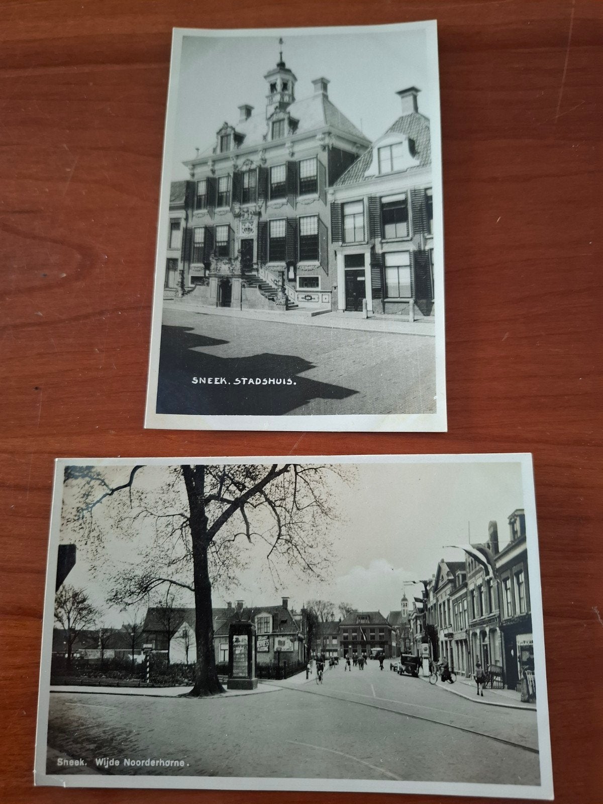 2 Oude Ansichtkaarten Sneek: Stadhuis & Wijde Noorderhorne, Verzamelen, Ansichtkaarten | Nederland, Ophalen of Verzenden, 1920 tot 1940