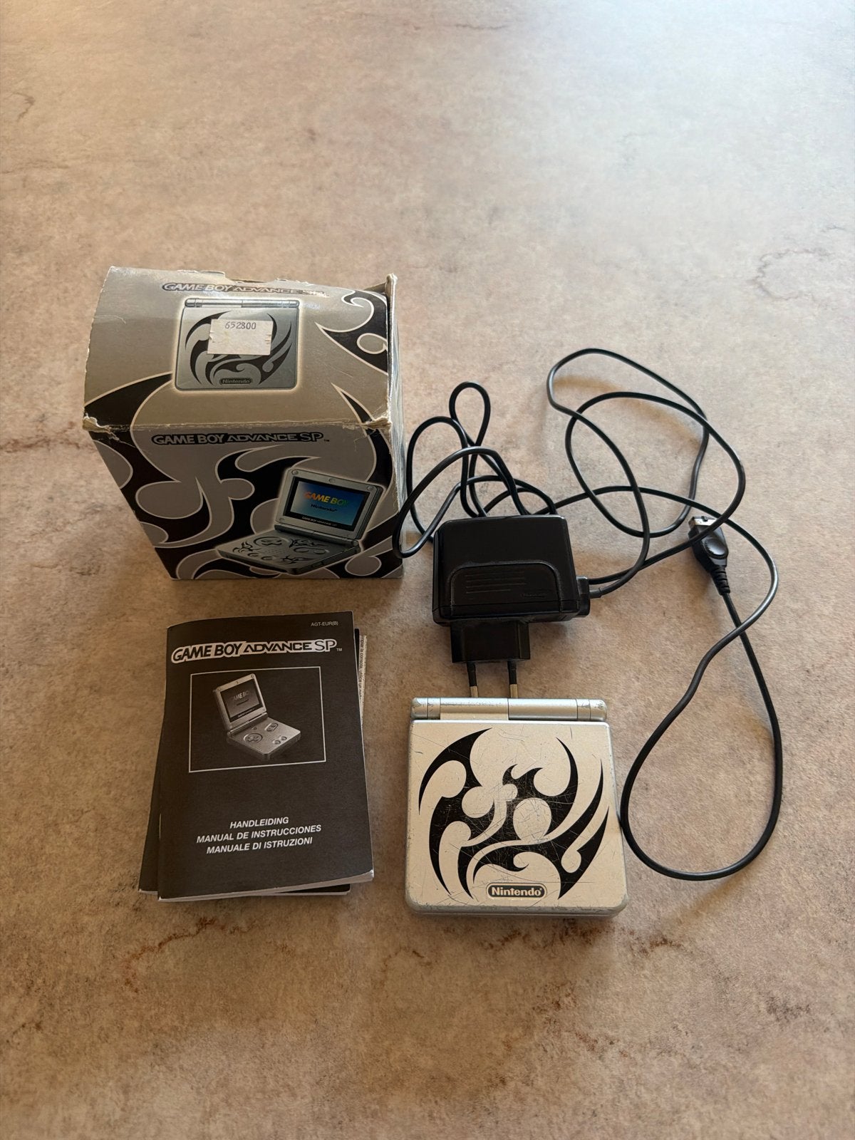 Game Boy Advance SP Tribal AGS-101 met Backlit, 1 speler, Ophalen of Verzenden, Gebruikt, Vanaf 3 jaar