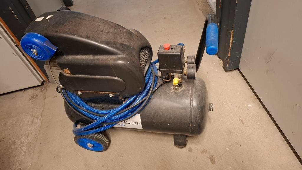 Mobiele compressor 1.5HP - Gebruikt, Gebruikt, 6 tot 10 bar, Ophalen of Verzenden, Minder dan 200 liter/min