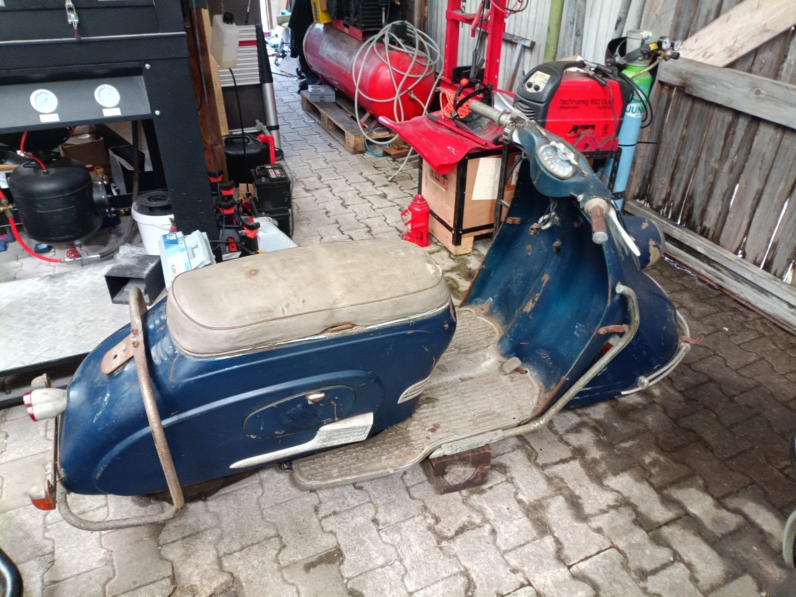 Heinkel Tourist Scooter  Klassiek Winter Restauratie Project, Motoren, Scooter, Gebruikt, 1 cilinder, Minimaal motorrijbewijs A1