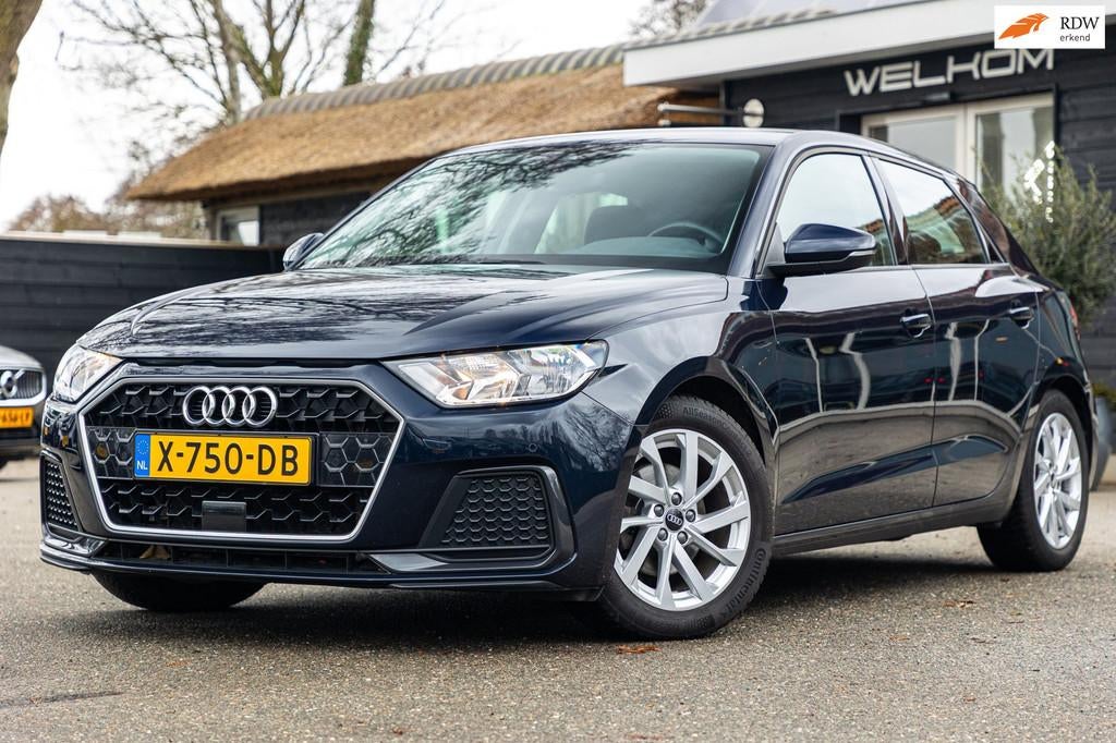 Audi A1 Sportback 30 TFSI Advanced Edition Automaat I Virtua, Blauw, 49 €/maand, Bedrijf, 3 cilinders