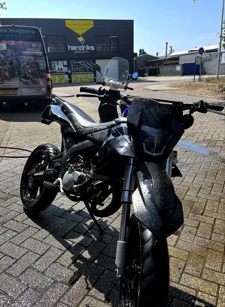 Derbi drd evo- Veel onderdelen vervangen, dagelijks gebruikt, Ophalen, 6 versnellingen, Gebruikt, Maximaal 45 km/u