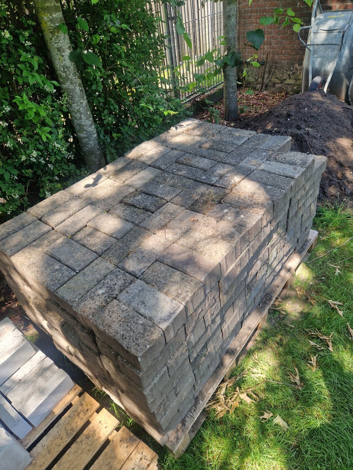 GRATIS Beton klinkers, Tuin en Terras, Tegels en Klinkers, Ophalen of Verzenden, Gebruikt, Beton, Klinkers