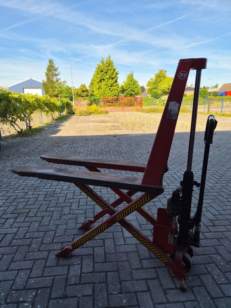 schaarpalletwagen, Ophalen, Gebruikt
