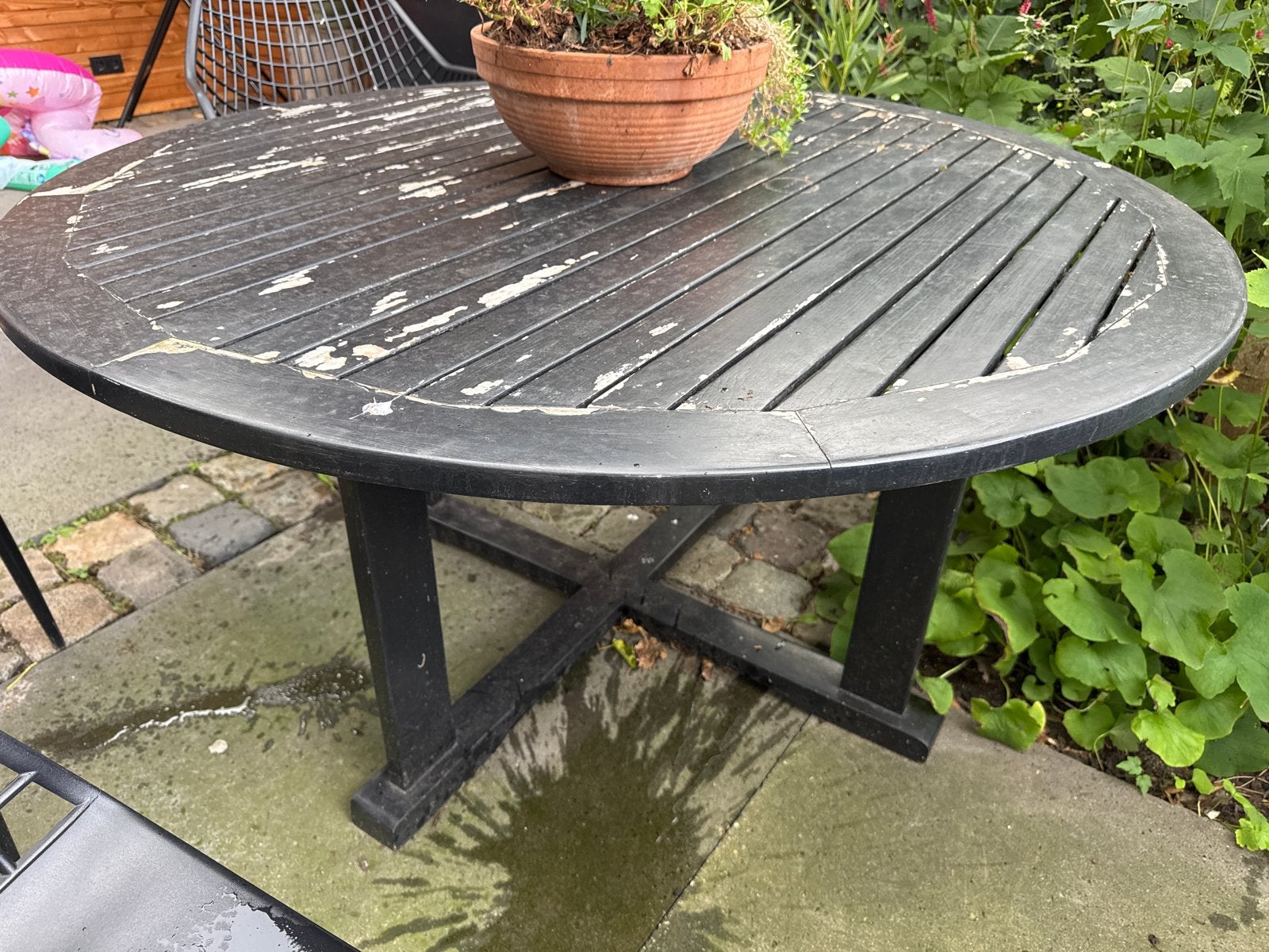Ronde tuintafel - Zwart hout, Ophalen of Verzenden, Gebruikt, Rond, Hout
