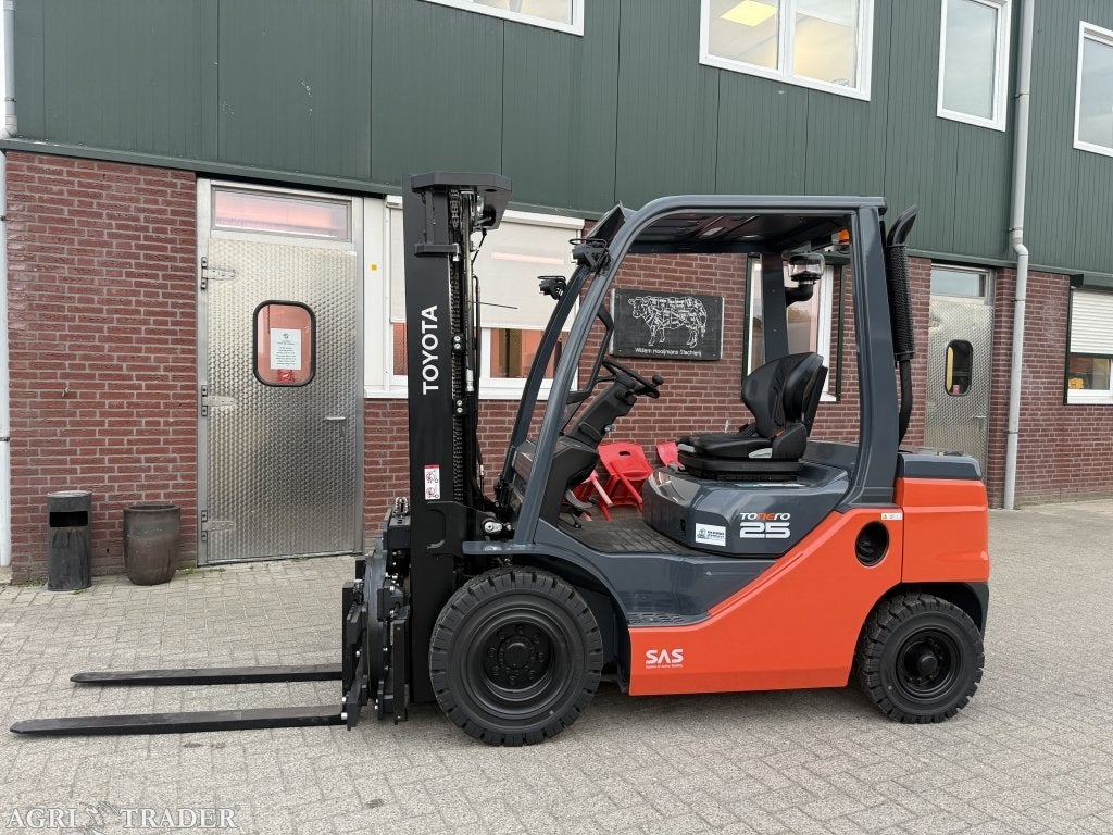 Grote voorraad gebruikte heftrucks - direct leverbaar, Info@vanbeurdenheftrucks.nl, Linde Toyota Still Jungheinrich Hyster Yale Komatsu Mitsubishi
