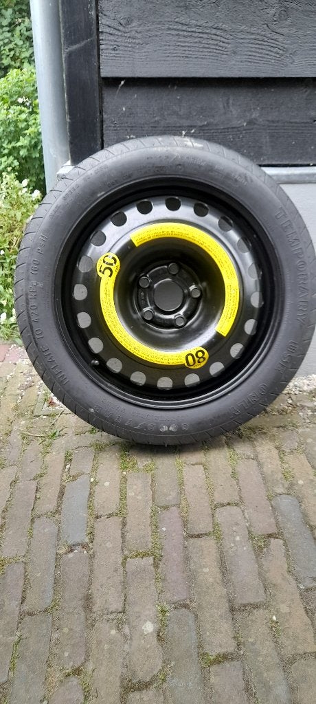 Thuiskomer 125/80/R17 Audi A4, Auto-onderdelen, Banden en Velgen, Ophalen, Banden en Velgen, Nieuw, 17 inch